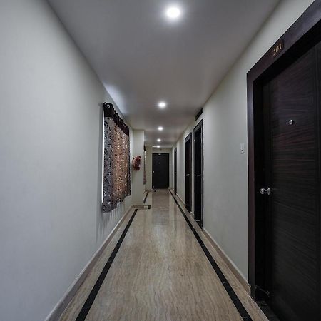 Oyo 16155 Hotel Dcm Grand Vijayawada Ngoại thất bức ảnh